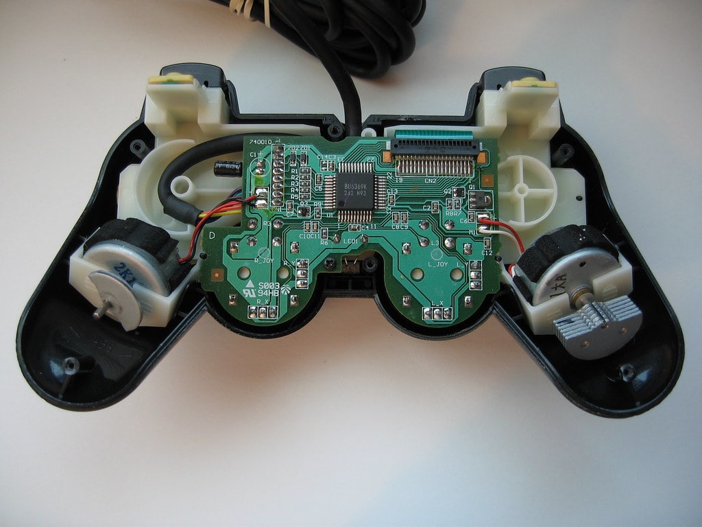 تعمیر دسته پلی استیشن 2 (PS2)