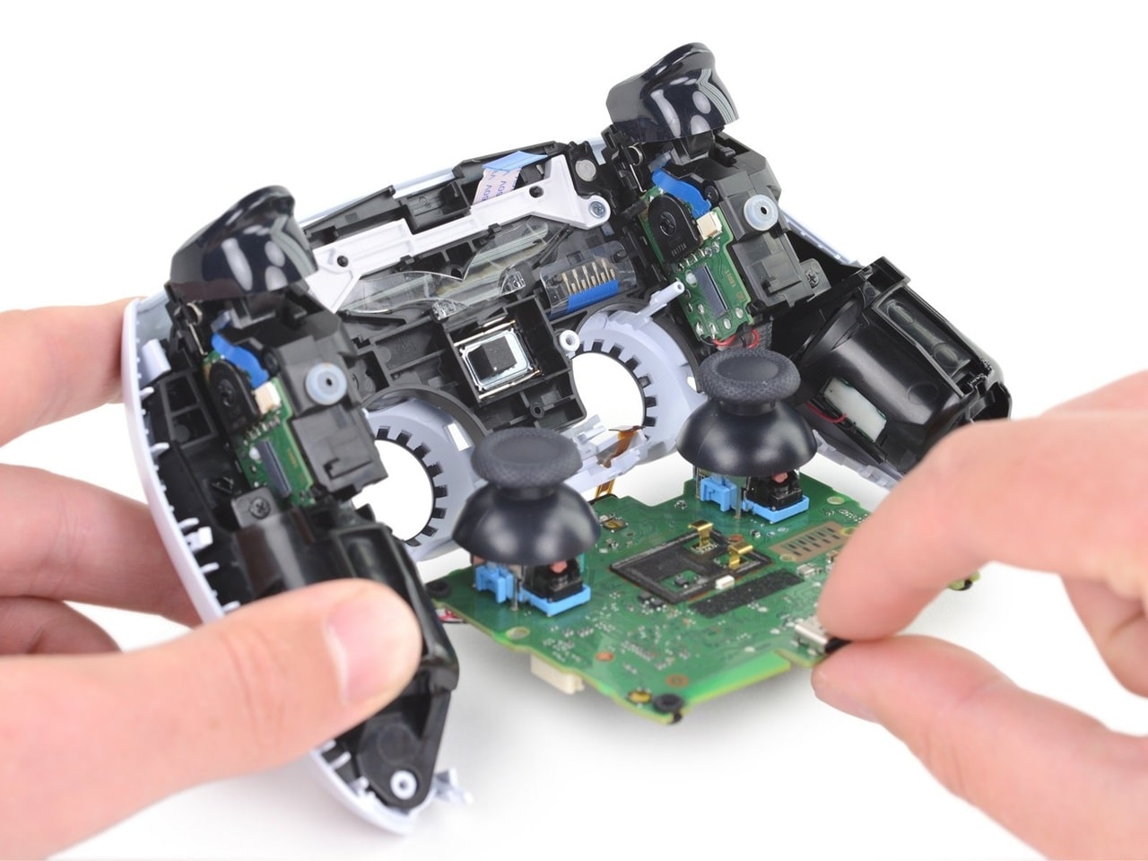 تعمیر دسته PS5 تبریز