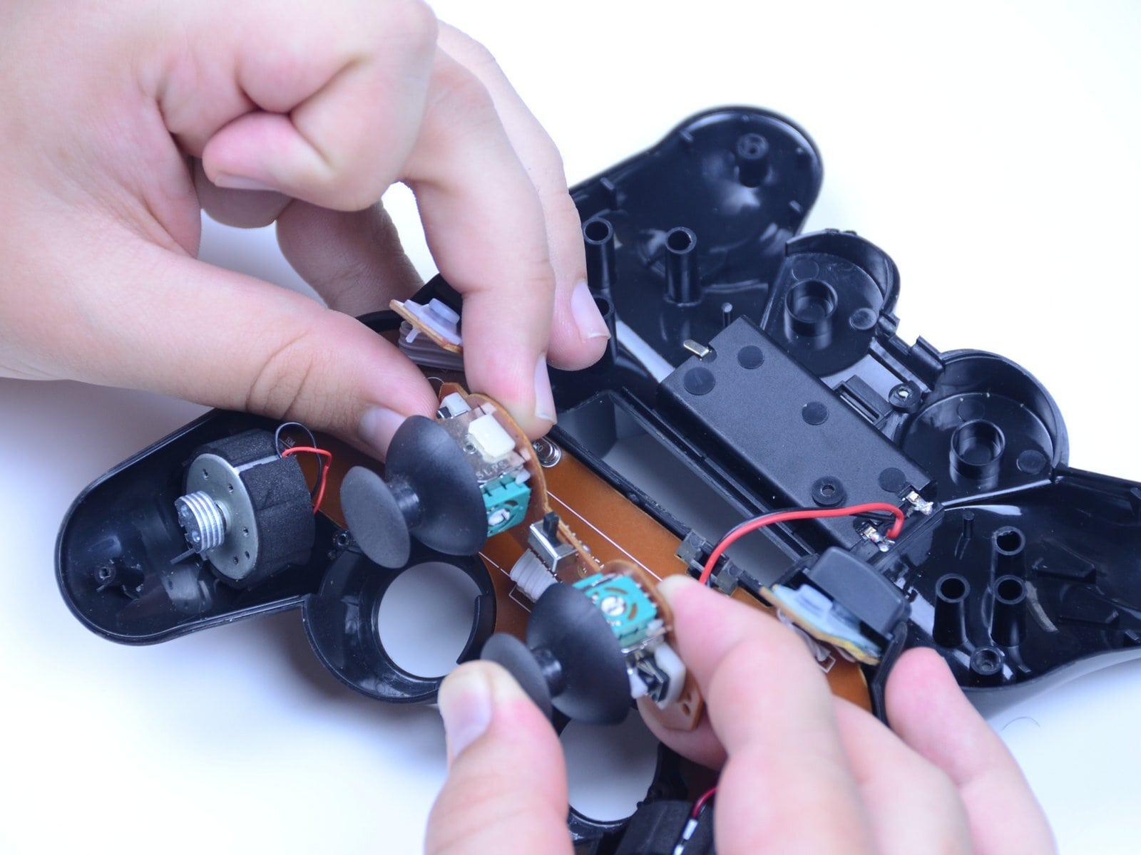 تعمیر دسته PS2 (سونی 2) تبریز